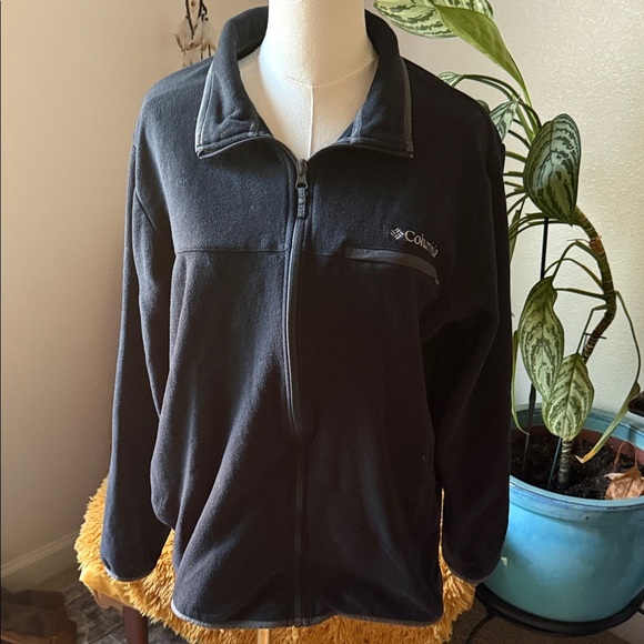 Columbia Jackets & Blazers - Columbia Black Full-Zip Fleece Jacket